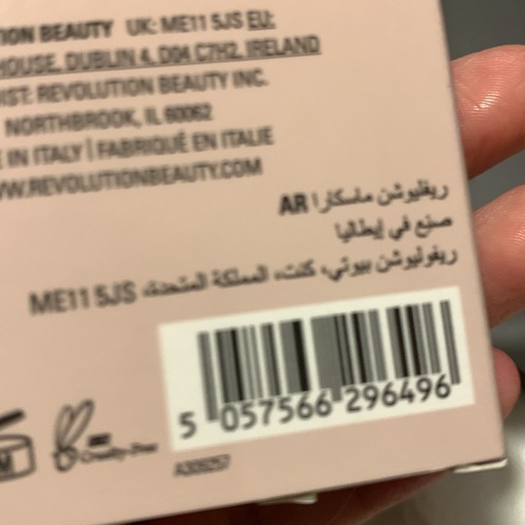 BNWT Revolution 5D Extreme Extension Mascara - Picture 3 of 3